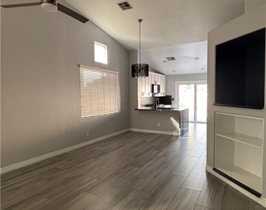 9828 Piper Glen Place - Photo Thumbnail 11