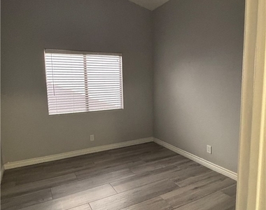 9828 Piper Glen Place - Photo Thumbnail 25