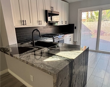 9828 Piper Glen Place - Photo Thumbnail 4