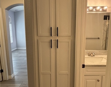 9828 Piper Glen Place - Photo Thumbnail 22