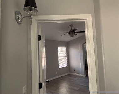 9828 Piper Glen Place - Photo Thumbnail 16