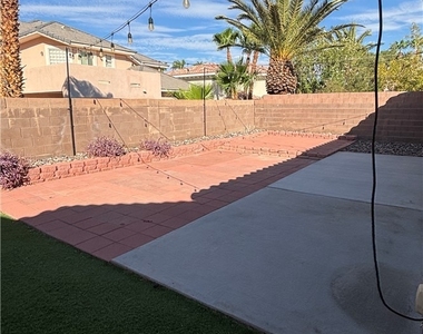 9828 Piper Glen Place - Photo Thumbnail 30