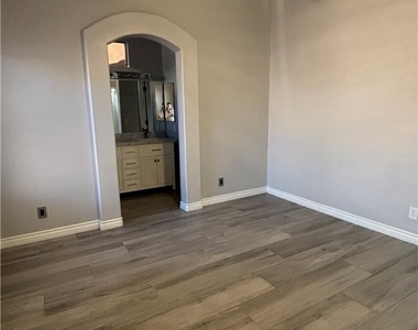 9828 Piper Glen Place - Photo Thumbnail 17