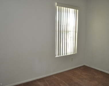 452 Groft Way - Photo Thumbnail 23
