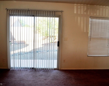 452 Groft Way - Photo Thumbnail 8