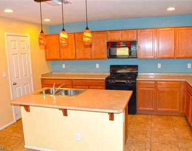 9920 Turquoise Glass Court - Photo Thumbnail 7