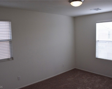 9920 Turquoise Glass Court - Photo Thumbnail 15
