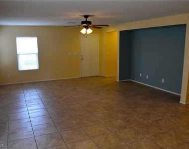 9920 Turquoise Glass Court - Photo Thumbnail 10