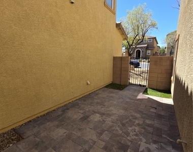 9920 Turquoise Glass Court - Photo Thumbnail 44
