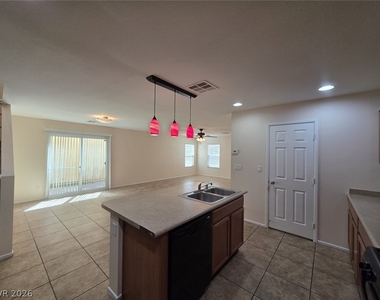 9920 Turquoise Glass Court - Photo Thumbnail 14
