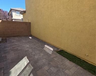 9920 Turquoise Glass Court - Photo Thumbnail 43