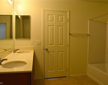 9920 Turquoise Glass Court - Photo Thumbnail 26