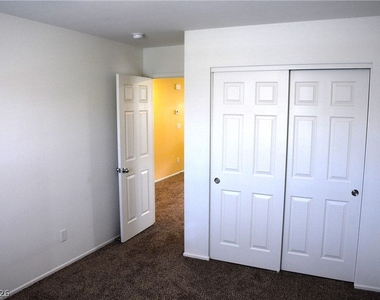 9920 Turquoise Glass Court - Photo Thumbnail 21