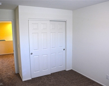 9920 Turquoise Glass Court - Photo Thumbnail 20