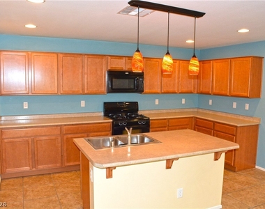 9920 Turquoise Glass Court - Photo Thumbnail 6