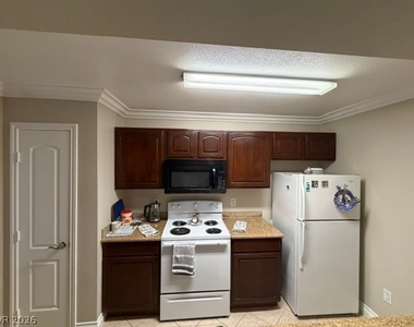 1150 N Buffalo Drive - Photo Thumbnail 10
