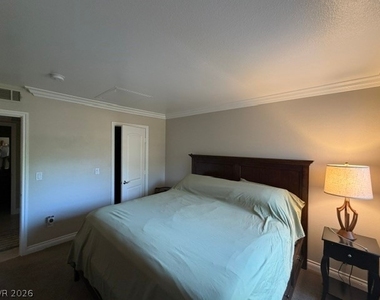 1150 N Buffalo Drive - Photo Thumbnail 12
