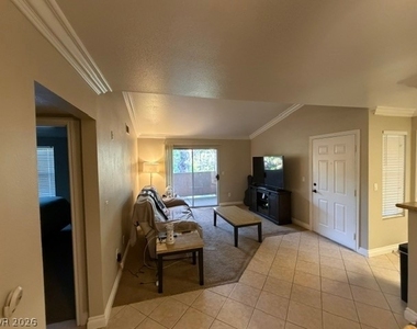 1150 N Buffalo Drive - Photo Thumbnail 4