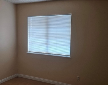 4459 Skyview Drive - Photo Thumbnail 5