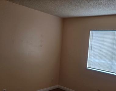 4459 Skyview Drive - Photo Thumbnail 2