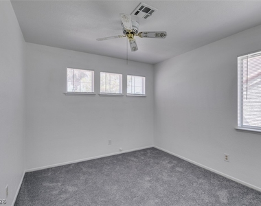9712 Peacock Hill Circle - Photo Thumbnail 44