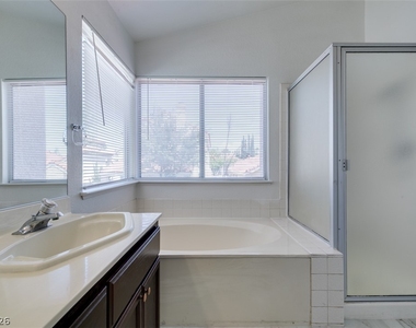 9712 Peacock Hill Circle - Photo Thumbnail 58