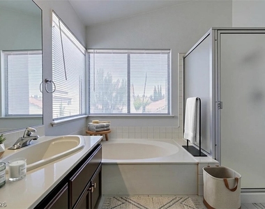 9712 Peacock Hill Circle - Photo Thumbnail 57