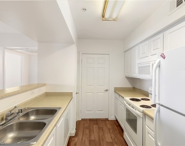 6955 N Durango Drive - Photo Thumbnail 8