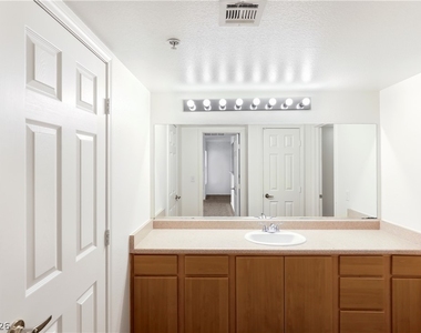 6955 N Durango Drive - Photo Thumbnail 17