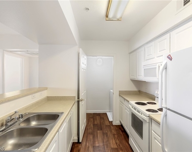 6955 N Durango Drive - Photo Thumbnail 9