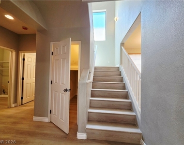 3549 Bella Sovana Court - Photo Thumbnail 7