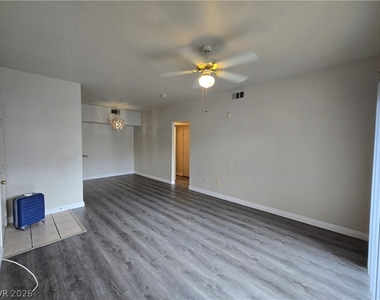 9620 W Russell Road - Photo Thumbnail 5