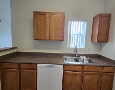 9620 W Russell Road - Photo Thumbnail 8