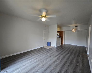 9620 W Russell Road - Photo Thumbnail 6