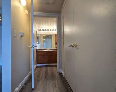 9620 W Russell Road - Photo Thumbnail 15