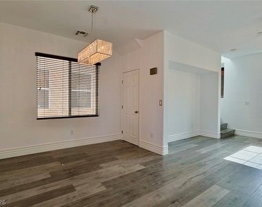 9578 Summer Furnace Street - Photo Thumbnail 11