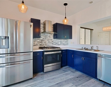 9578 Summer Furnace Street - Photo Thumbnail 8