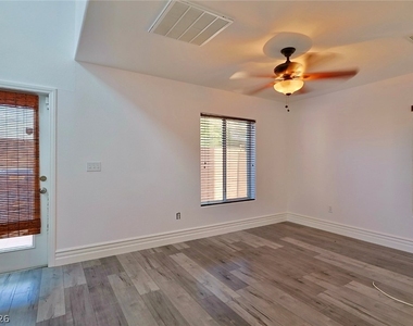 9578 Summer Furnace Street - Photo Thumbnail 4