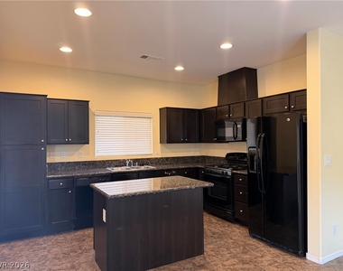 10629 Axis Mountain Court - Photo Thumbnail 3