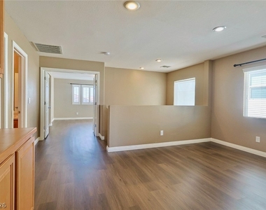 10643 Tray Mountain Avenue - Photo Thumbnail 15