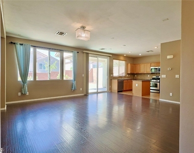 10643 Tray Mountain Avenue - Photo Thumbnail 3