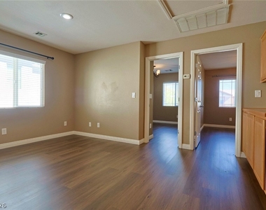 10643 Tray Mountain Avenue - Photo Thumbnail 13