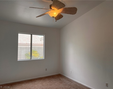 9316 Mountain Range Avenue - Photo Thumbnail 5