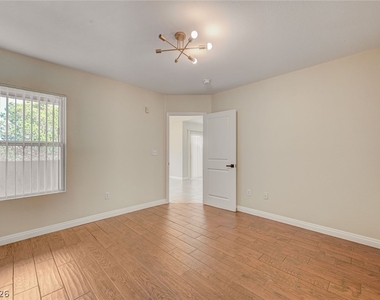 7255 W Sunset Road - Photo Thumbnail 23
