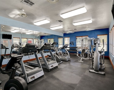 7255 W Sunset Road - Photo Thumbnail 2