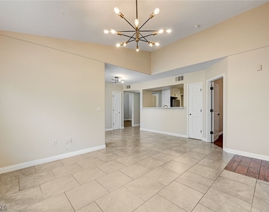 7255 W Sunset Road - Photo Thumbnail 8