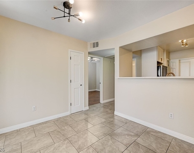 7255 W Sunset Road - Photo Thumbnail 12