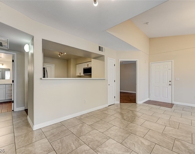 7255 W Sunset Road - Photo Thumbnail 13