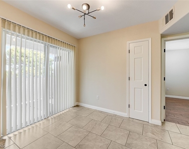 7255 W Sunset Road - Photo Thumbnail 11