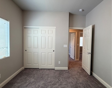 6385 Jackson Spring Road - Photo Thumbnail 12